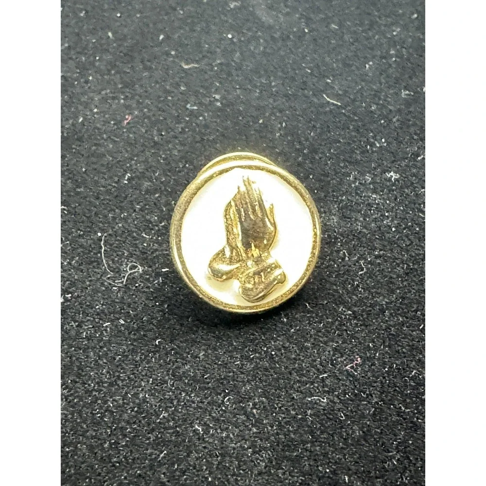 Praying Hands Lapel Pin Back Gold Tone White Enamel Hat Tie Tack Prayer Vintage